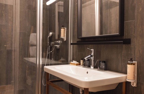 California - Pezou Hotel | Hotel Verlaine