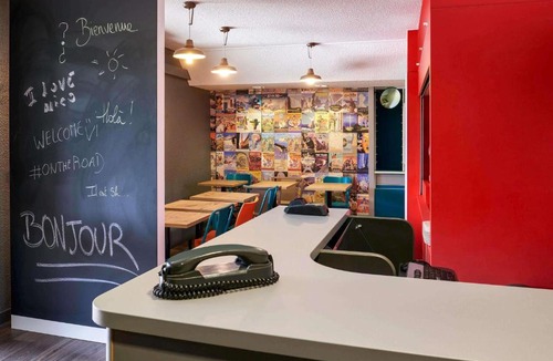 Villeneuve-Loubet Hotel | hotelF1 Villeneuve Loubet