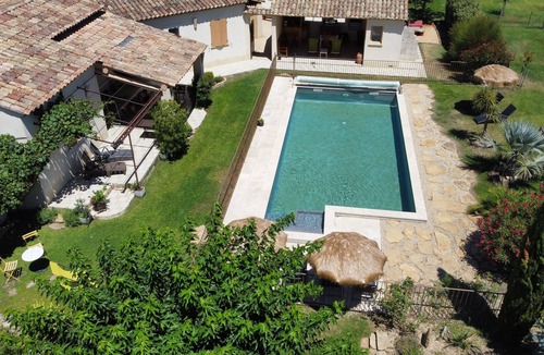 Cavaillon House | House 2 bedrooms, near GORDES ROUSSILLON, SWIMMING POOL, free parking