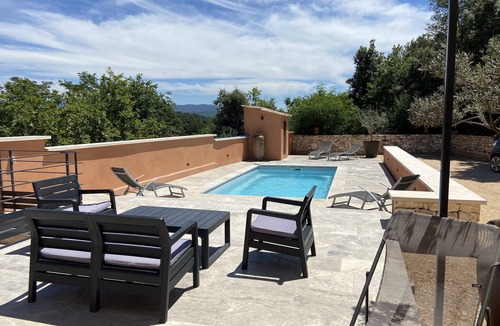 Roussillon House | House - 6 people - 2 suites - 1 bedroom. 600 m from the heated pool village