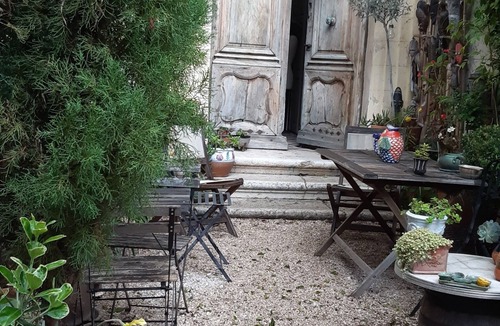 Saint-Barnabe House | House and terrace in the garden of a listed country house