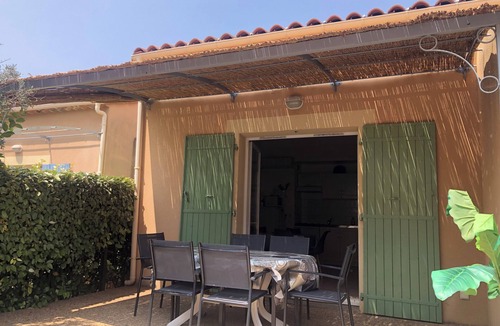 Mouries House | House in a gated community with heated swimming pool