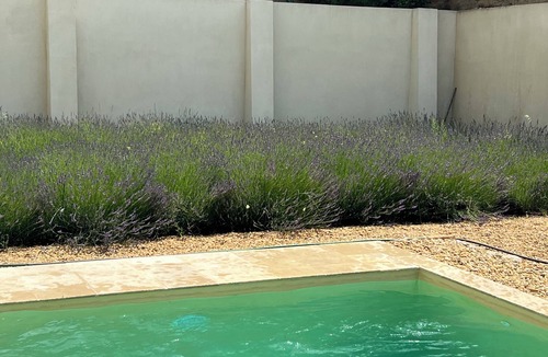 Taillades House | House in nature for retreats in Les Taillades. Up to 14 people in 5 rooms.