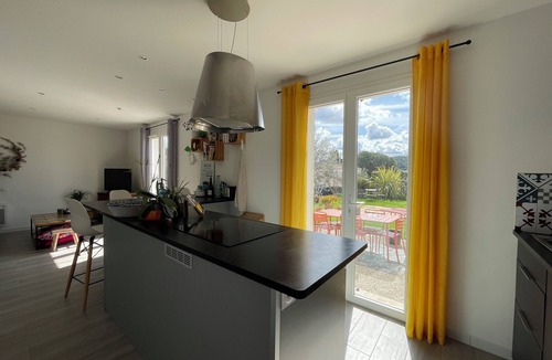 Eguilles Villa | House in Provence with garden and above ground pool