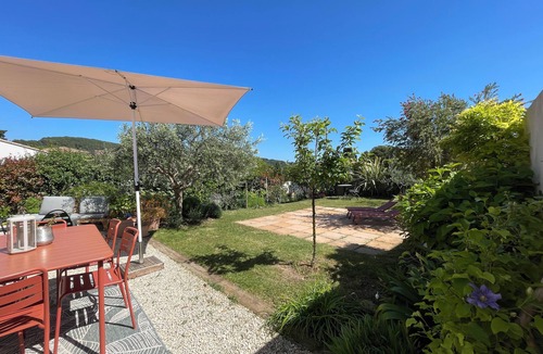 Eguilles Villa | House in Provence with garden and above ground pool