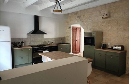 Aigues-Mortes House | House in the heart of the ramparts of Aigues-Mortes