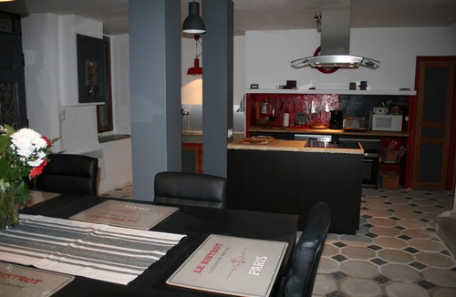 Margon House | HOUSE JO-LI, village house founded around the Castle of Margon.