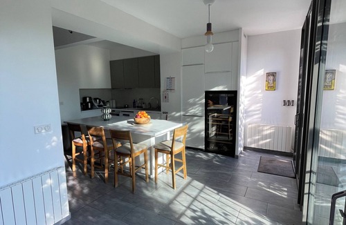 Bompard House | House near the beach with a garden, a roof top and a large swimming pool