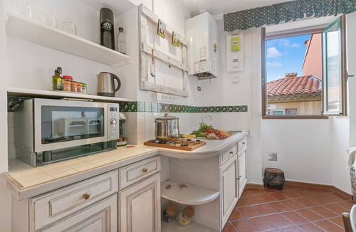 Old Town Apartment | House Old Town 50m Beach and Shop, Menton, France