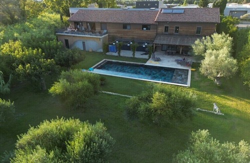 St.-Remy-de-Provence House | House on ST REMY for 12 people, 16X6 heated swimming pool