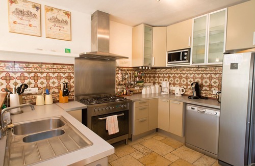 Maillane House | House Provencal Stone Charm 5 Min St Remy de Provence for 8 to 10 people.