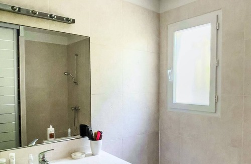 Est Villa | House surrounded by greenery. Quiet on one hectare of land