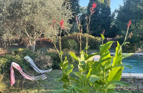 Saint-Quentin-la-Poterie Villa | House with shady garden and pool 5mns from UZES