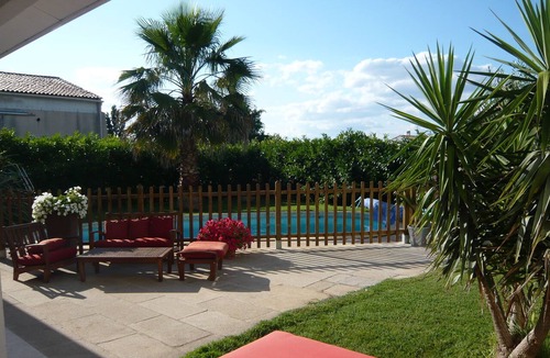 Lattes House | House with a Pool for 10 People