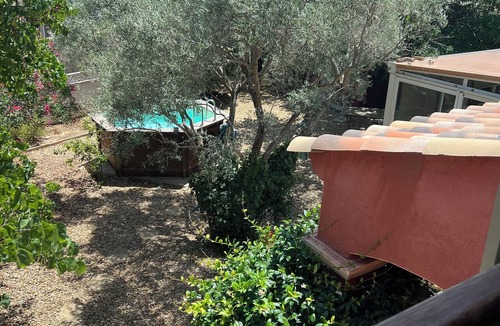Montbazin House | House with a pool, near beaches, Montpellier, Sète, and vineyards.