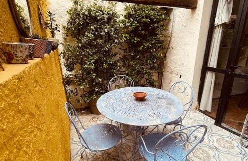 Le Camas Apartment | House with patio in Camas