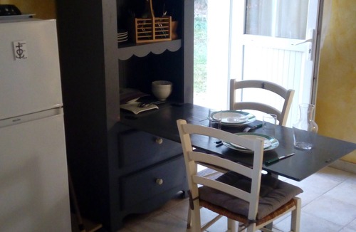 Aigues-Mortes House | Hut 'camargaise' in border of pine forest: weekly or in the weekend
