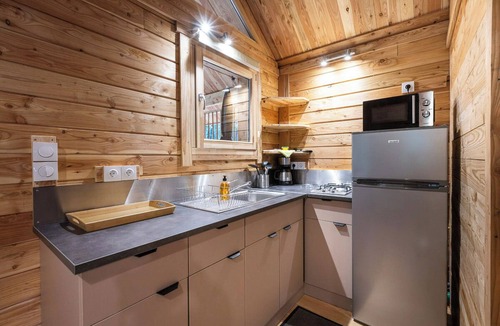 Saint-Vincent-les-Forts Cabin | Huttopia Lac de Serre-Ponçon
