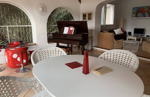 Hyeres Villa | Hyères Pesquiers: 5-Bedroom Villa with Pool and Air Conditioning