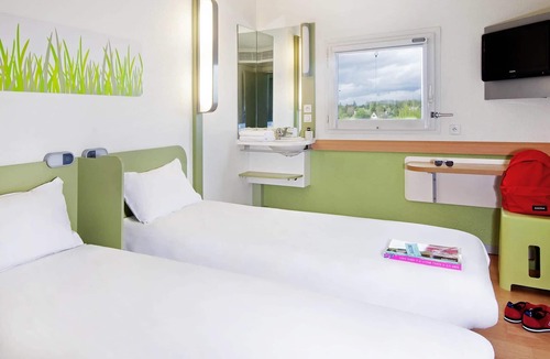 Istres Hotel | ibis budget Istres Trigance