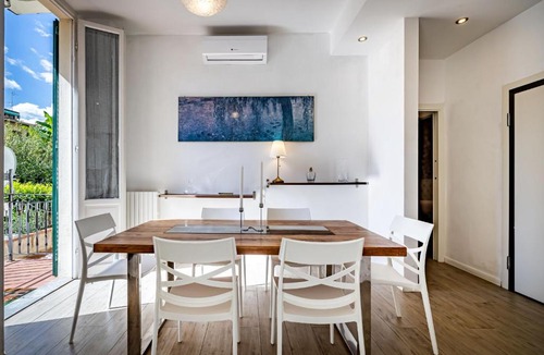 Gavinana Apartment | iD Light-Filled Home with Garden Oasis