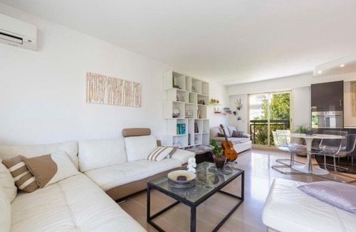 California - Pezou Apartment | Ideal congress and vacation LIVE IN VILLA PARADOR