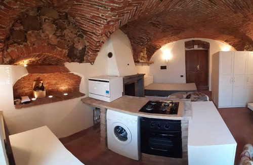 Clusane Apartment | Il Nido di Ory - One Bedroom Apartment, Sleeps 3