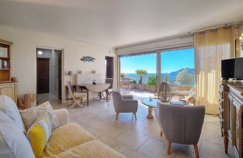 Cannes La Bocca Apartment | IMMOGROOM - Panoramic sea view - Terrace - 1 min from the beach - Parking