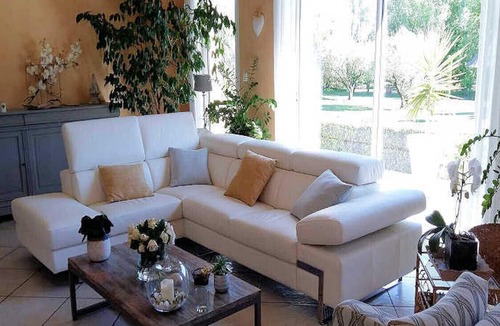 Istres Villa | In Entressen, villa with private pool, between Alpilles and Camargue
