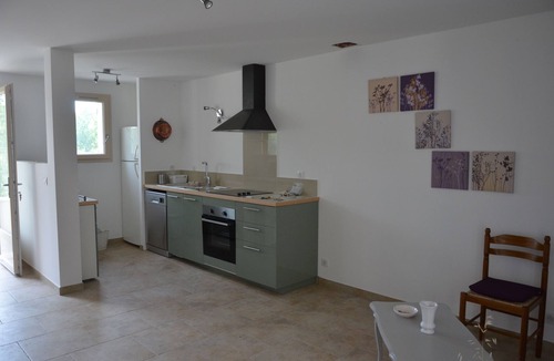 Castellet Villa | In the heart of the Grand Luberon, a SWIMMING POOL, a QUIET, comfortable home.