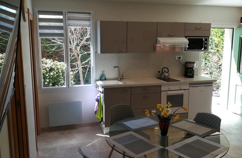 Reillanne House | In the heart of the Luberon Luxury apartment with private heated pool in a quiet