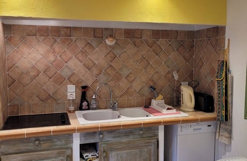 Tourrettes-sur-Loup Apartment | Independence, peace and comfort, swimming pool Mediterranean garden