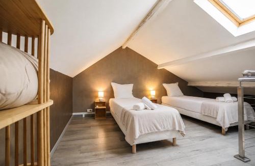Gemenos Apartment | Innoasis