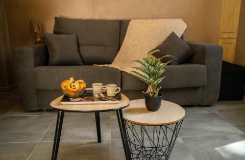 Gemenos Apartment | Innoasis