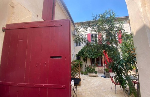 Eyragues Apartment | 🌿 Instant en Provence - LE GARDIAN Air-conditioned apartment in the heart of Alpilles