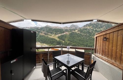 Isola Apartment | Isola 2000 New