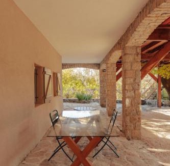 Le Beausset House | Jas Tihou bergerie charme et piscine Provence 4 étoiles