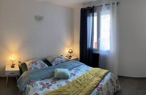 Faubourg Apartment | Joli T2 Climatis? Nimes Proche Gare et Centre Ville
