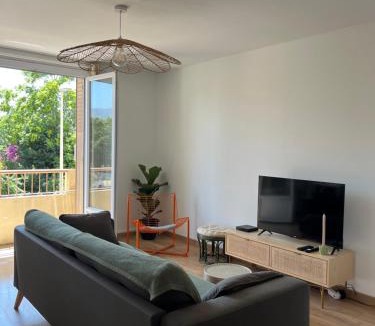 Baille Apartment | Joli T3 Centre ville