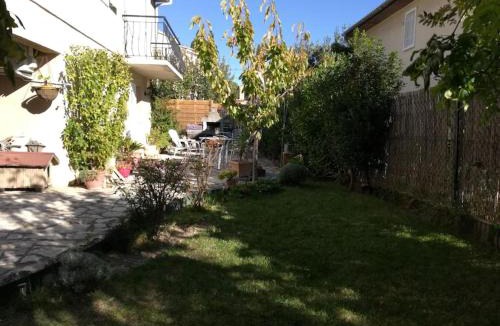 Pelissanne Apartment | Jolie location au cœur de la Provence