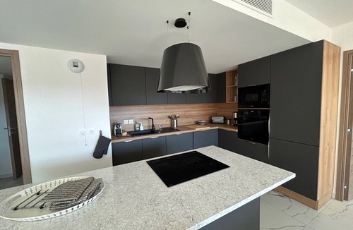 Roquebrune-Cap-Martin Apartment | KOSMIC 603 by Avecoeur