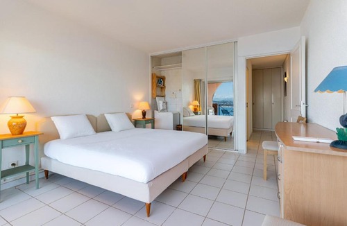 Theoule-Superieur Apartment | LÉcrin Azur : T2 Vue Mer Panoramique Piscine
