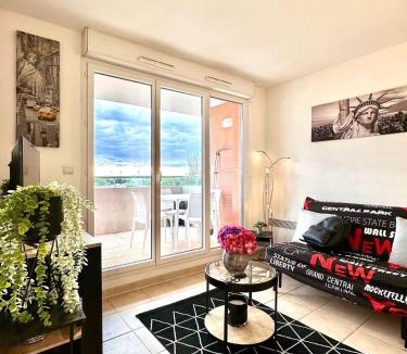 Istres Apartment | L'Écrin Zen, Privé-Parking-CLIM-WIFI-4 pers