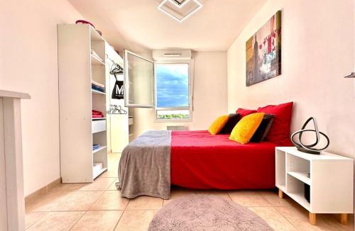 Istres Apartment | L'Écrin Zen, Privé-Parking-CLIM-WIFI-4 pers