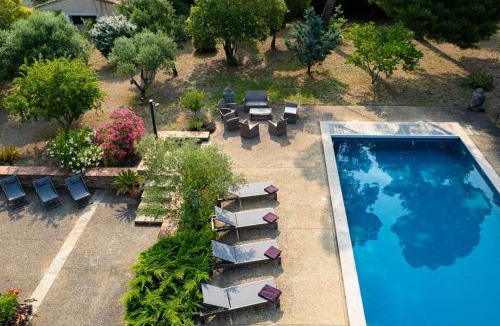 Trebes House | L'ancien pigeonnier - piscine