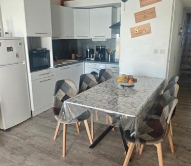 Port-Saint-Louis-du-Rhone Apartment | L'anse duRhône