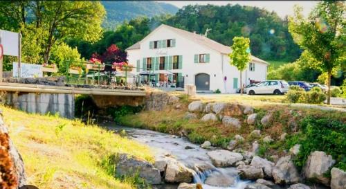 Senez Hotel | L'Azimut