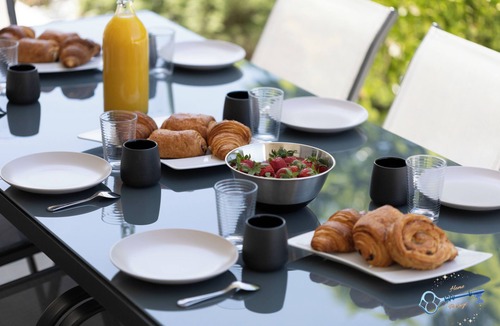 Entraigues-sur-la-Sorgue House | L'Écrin de Provence – Villa for 8 people with a pool