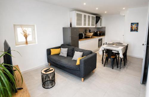 Orgon Apartment | L'envoûtement Provençal, jacuzzi privatif et SPA
