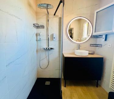 Gardanne Apartment | L'Escale paisible